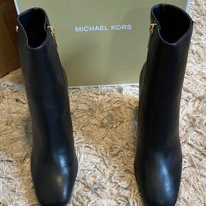 NIB Michael Kors Black Boots Size: 7.5
